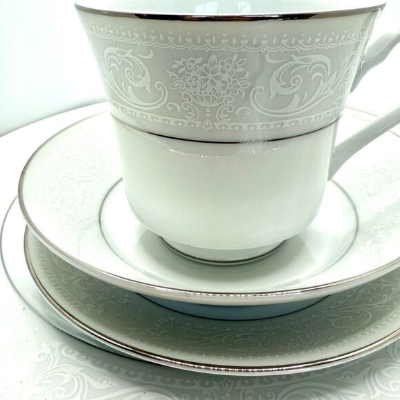 VTG NOS Salem 4 Piece Place Setting for One White/Silver Translucent China Japan - Picture 4 of 11